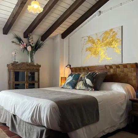 On Acebuchal 23 Country house *