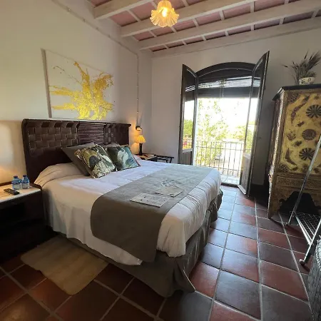 On Acebuchal 23 Country house